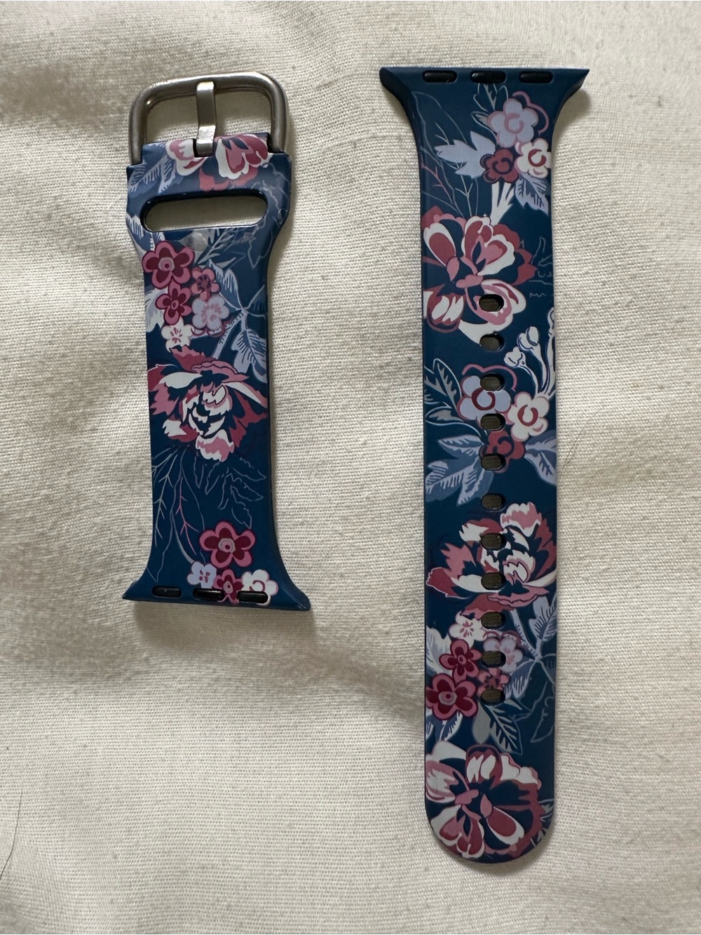 NWOB Vera Bradley Floral Apple Watch Band. Navy with Pink Flowers- Never Worn